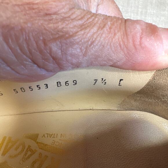 Vintage Salvatore Ferragamo Black Pumps with metallic Heel Size 7.5 - Picture 11 of 12